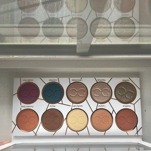 Dominique Cosmetics Latte eyeshadow palette
